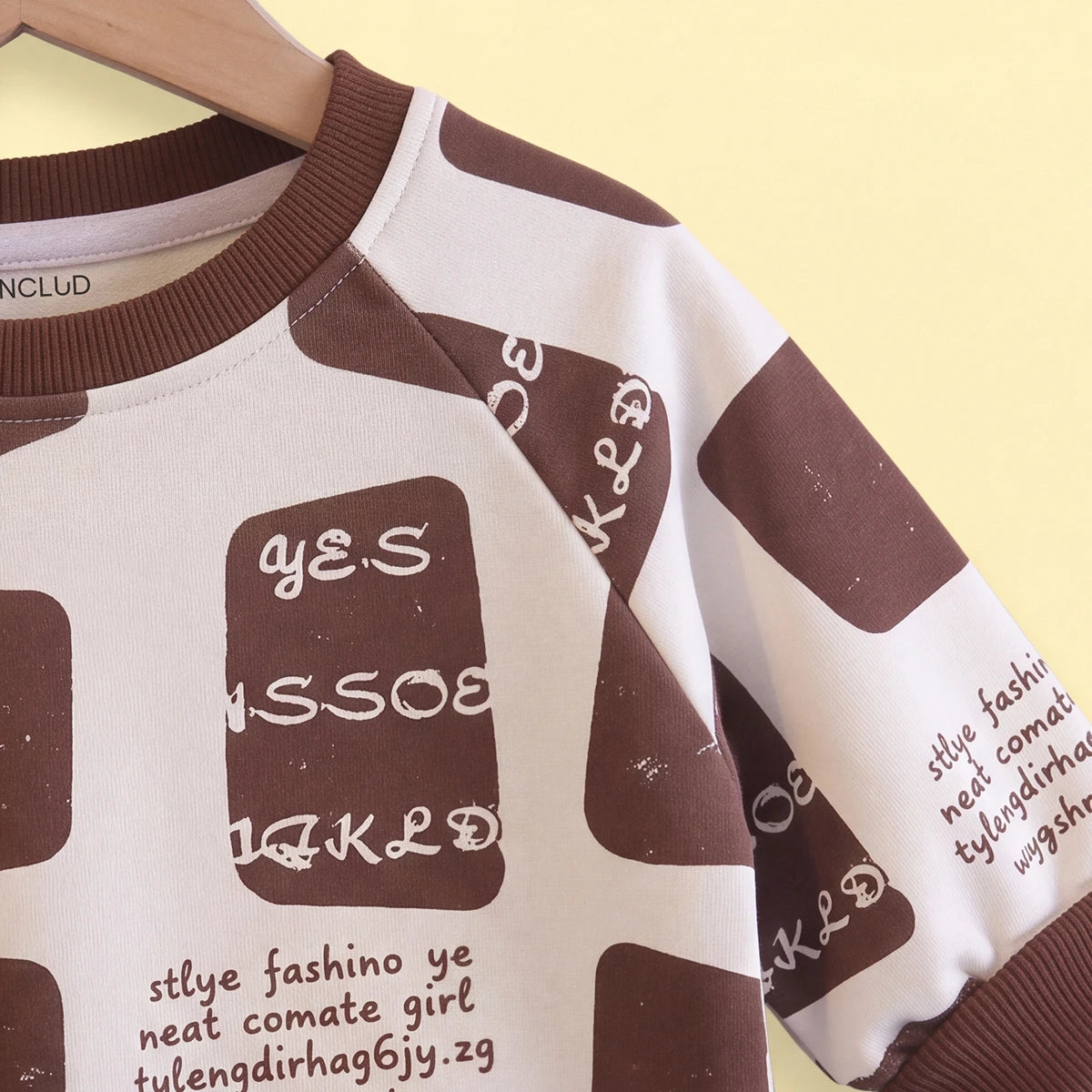 Boys Brown Typographic Sweatshirt & Denim Pants Sets Sets