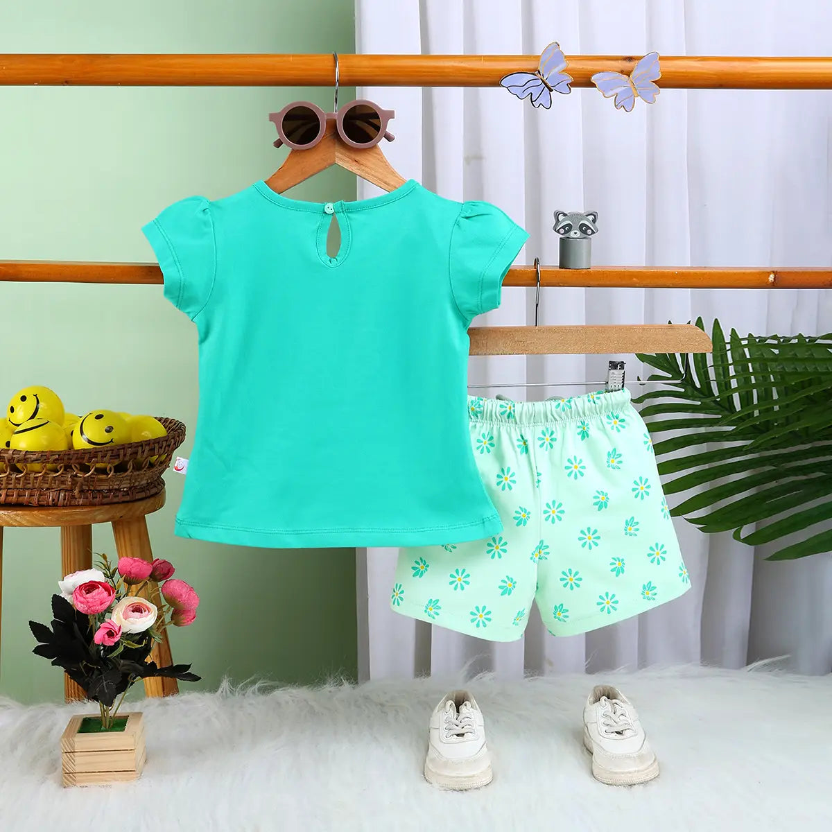 Girls Green Flower Graphic Short Sleeves Top With Printed Shorts Sets Sets