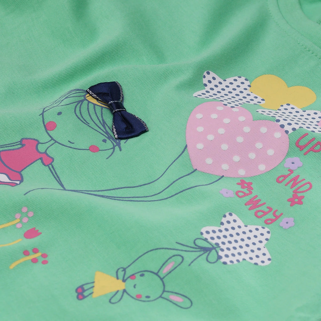 Girls Green Heart Graphic Puff Sleeve Top With Floral Shorts Sets Sets