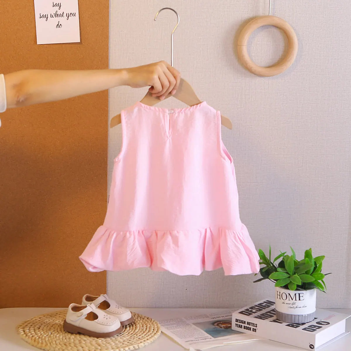 Girls Pink Bow Appliqued A-line Dress With Ruffled Hem Casual Dresses