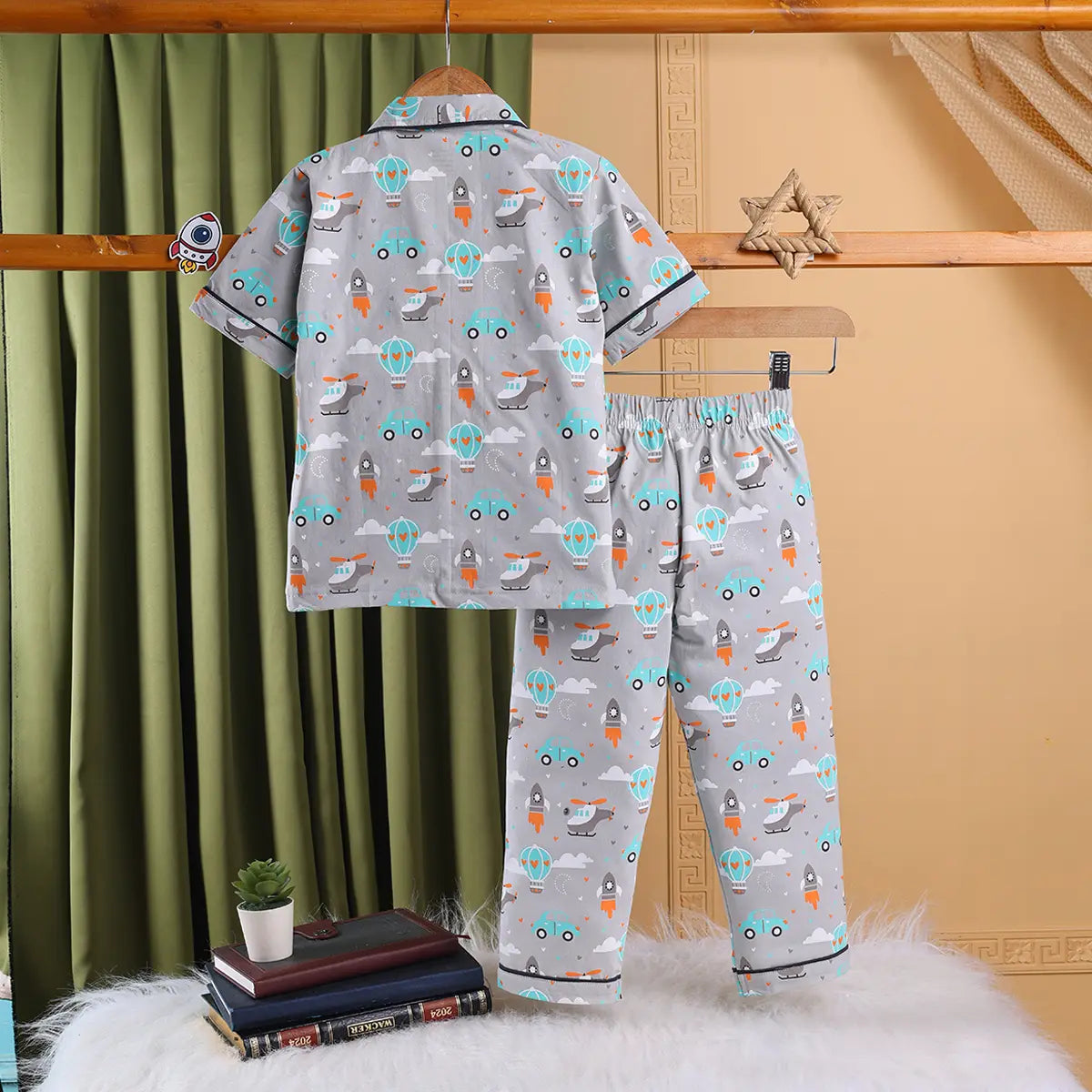 Girls Grey Hot Air Balloon Print Short Sleeve Shirt With Elasticated Pants Sets Sets