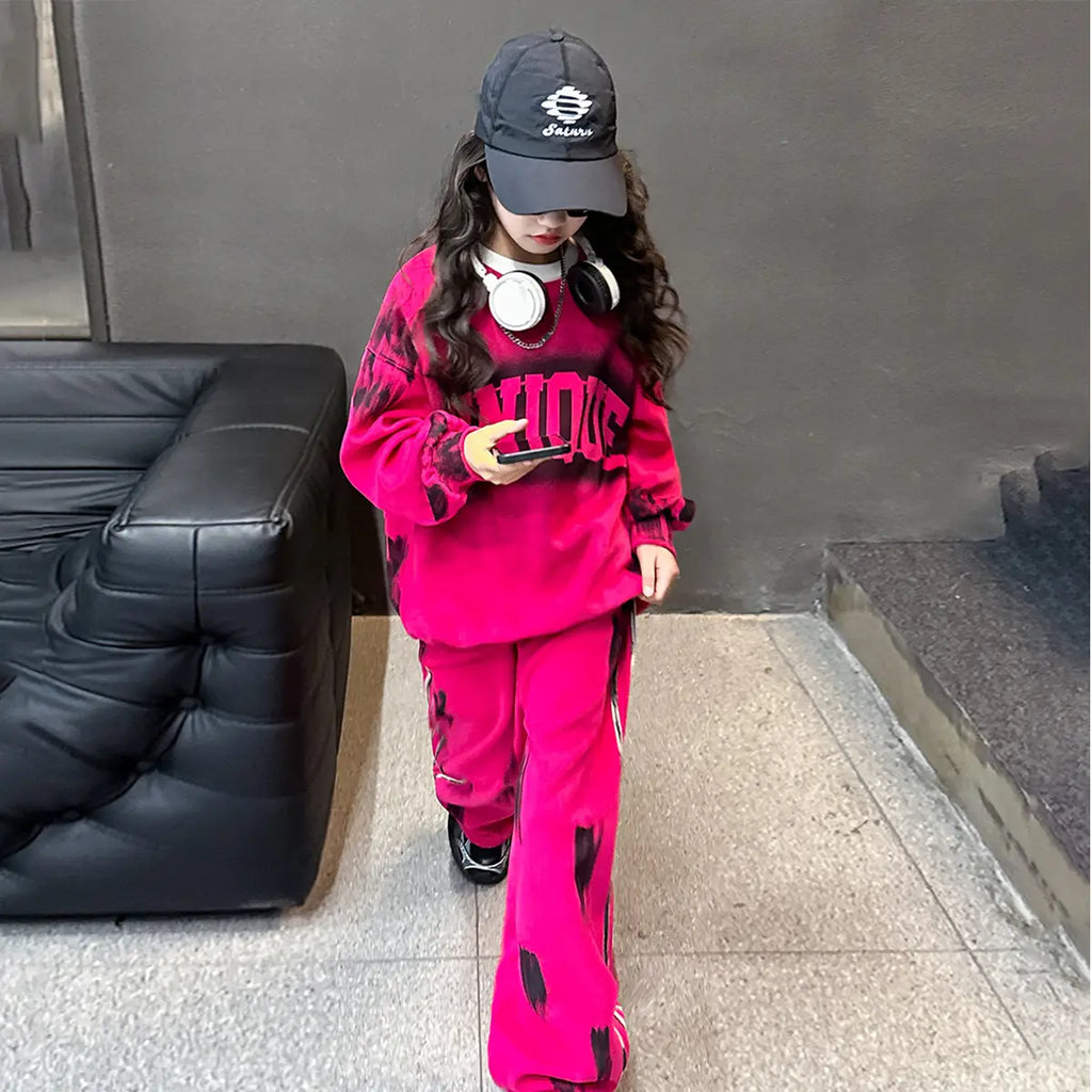 Girls Pink Typographic Printed Sweatshirt With Wide Leg Pant Sets Sets