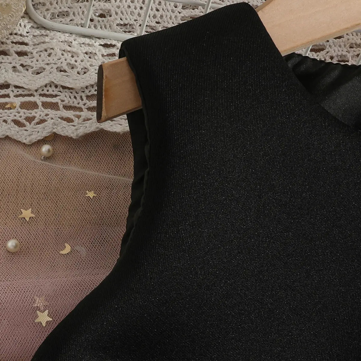 Girls Black Sleeveless A-line Party Wear Dress With Floral Applique Party Dresses