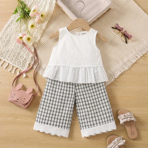 Girls White Floral Embroidered Top With Checked Pants Sets Sets White 1-2 Y
