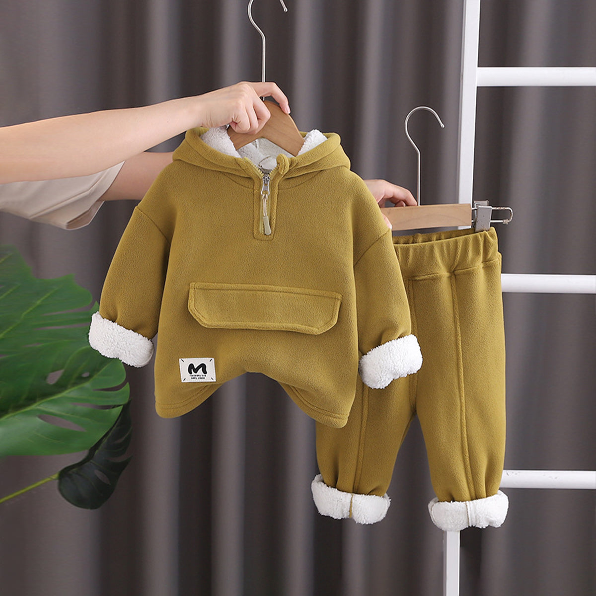 Boys Green Hooded Jacket with Sweatpants Set Sets