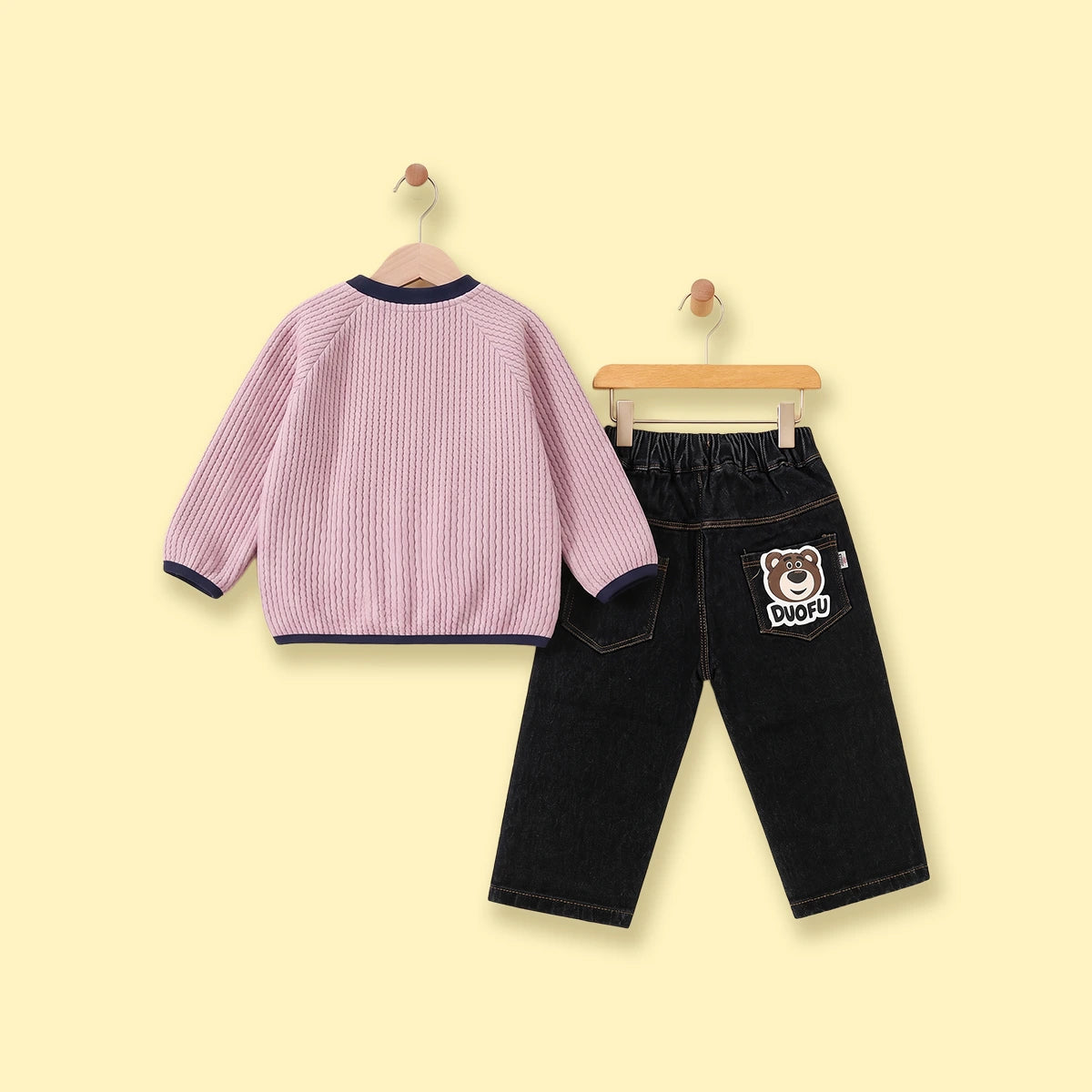 Boys Pink Textured Sweatshirt With Denim Pants Sets Sets