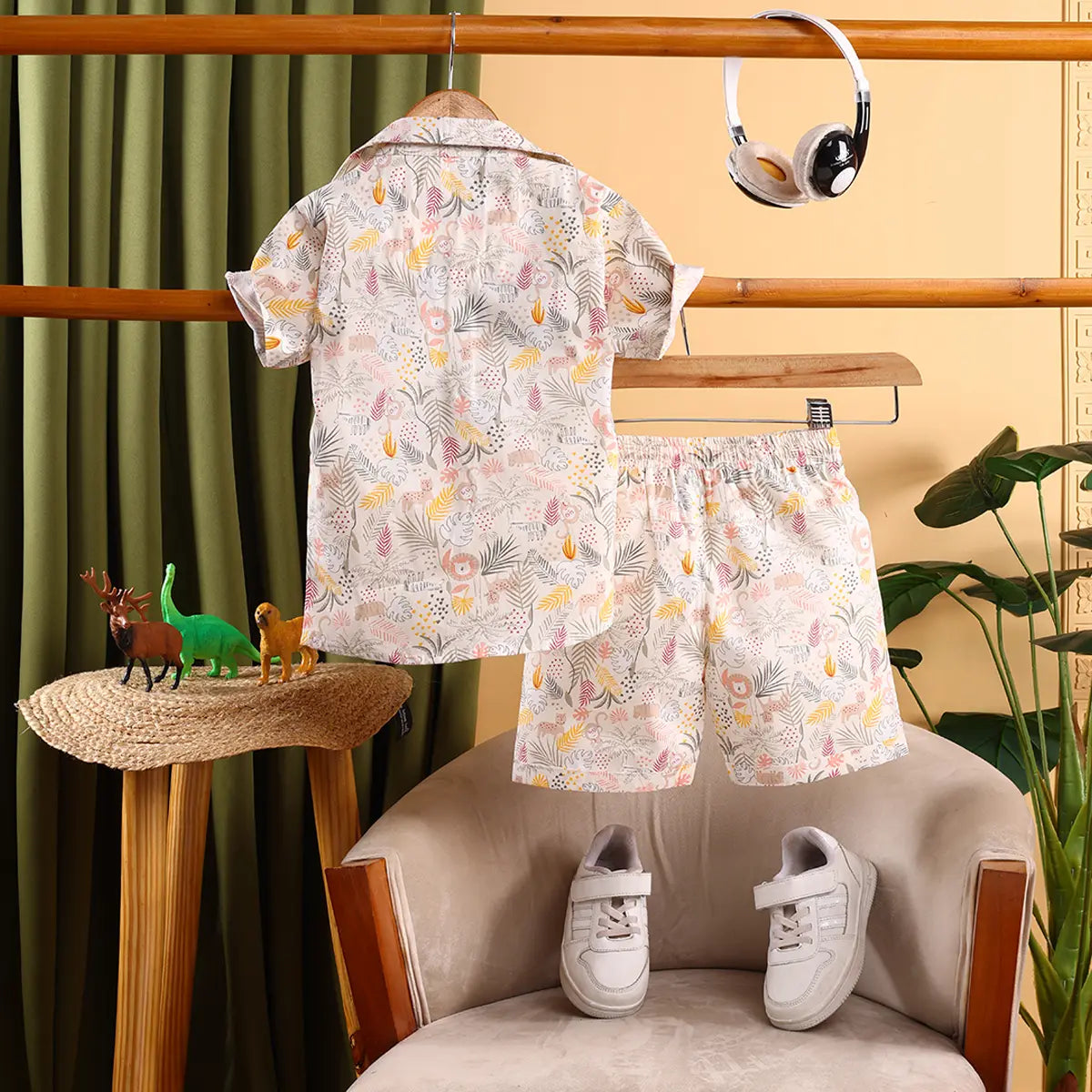 Boys Grey Animal Printed Short Sleeve Shirt With Printed T-Shirt and Shorts Sets Sets