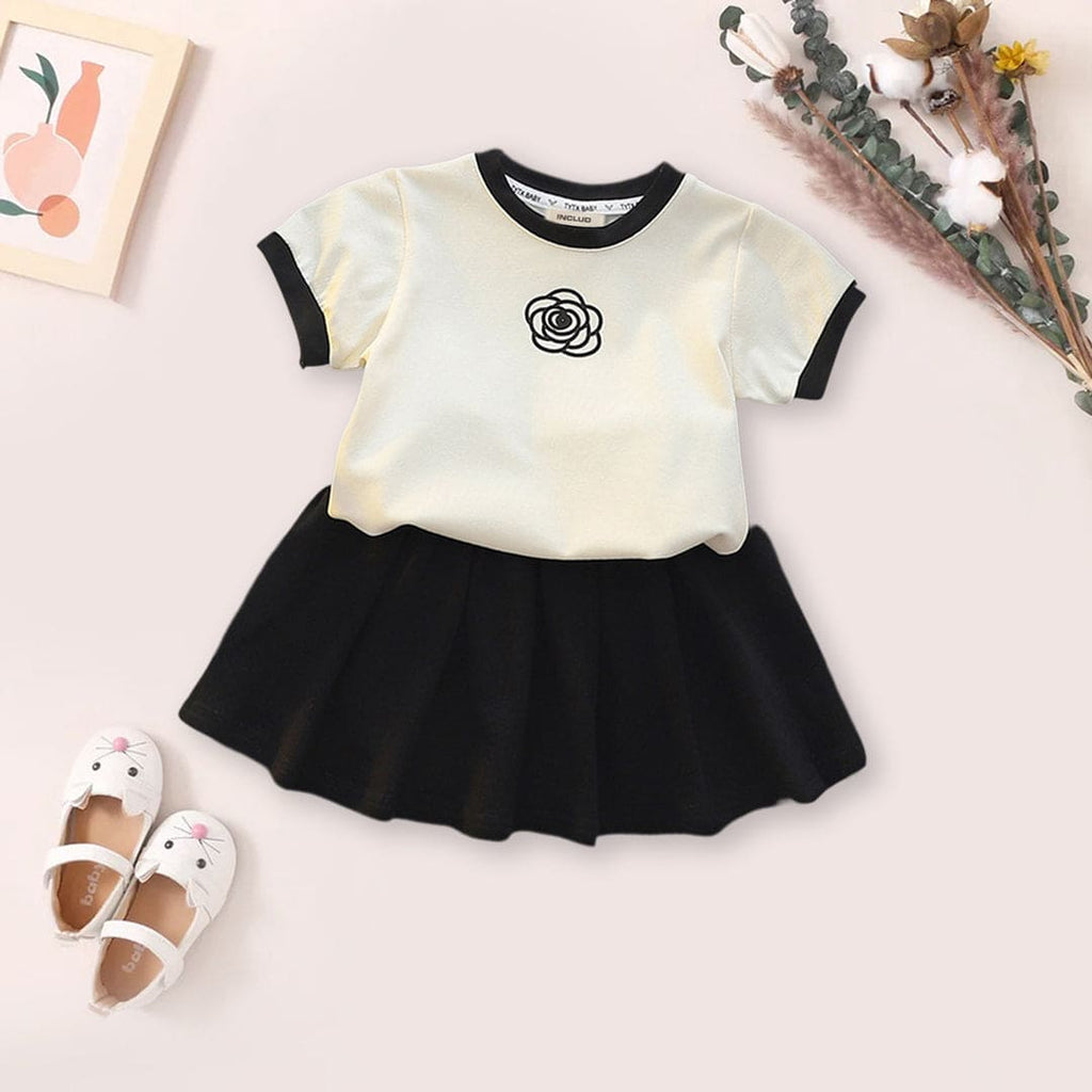 Girls Short Sleeve Graphic T-Shirt With Pleated Skirt