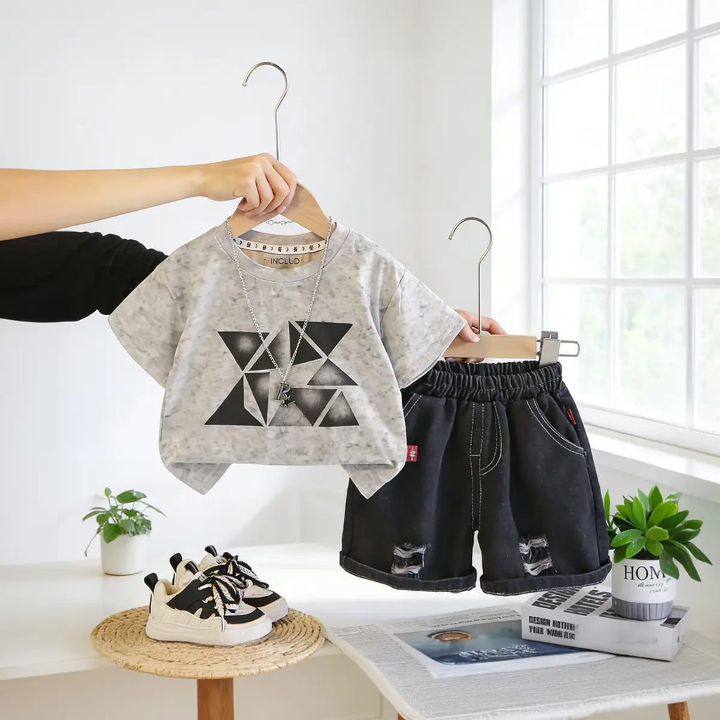 Boys Light Grey Geometric Print Round Neck T-Shirt With Shorts Sets Sets Light Grey 1-2 Y