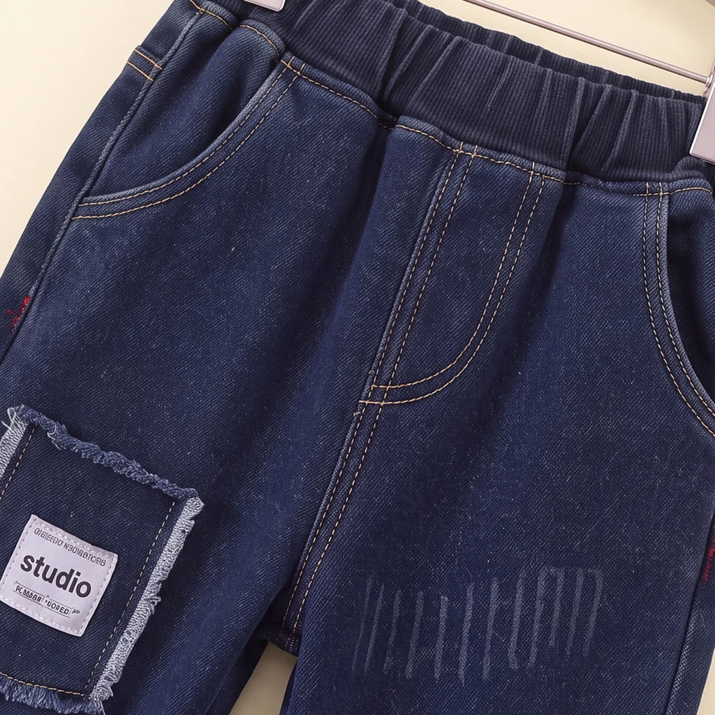Boys Grey Typographic Printed Sweatshirt With Denim Pants Set Sets