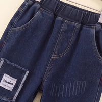 Boys Grey Typographic Printed Sweatshirt With Denim Pants Set Sets