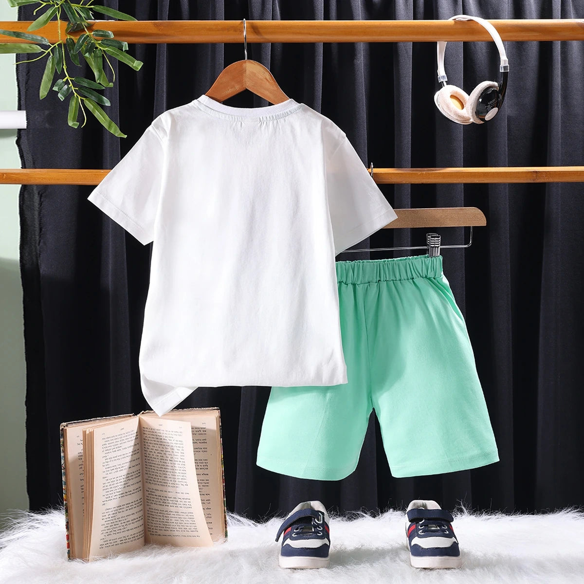 Boys Green Cartoon Character Printed T-Shirt With Elasticated Shorts Sets Sets