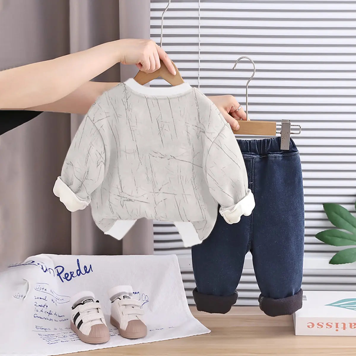 Boys Off White Abstract Printed Sweatshirt With Denim Pants Set Sets