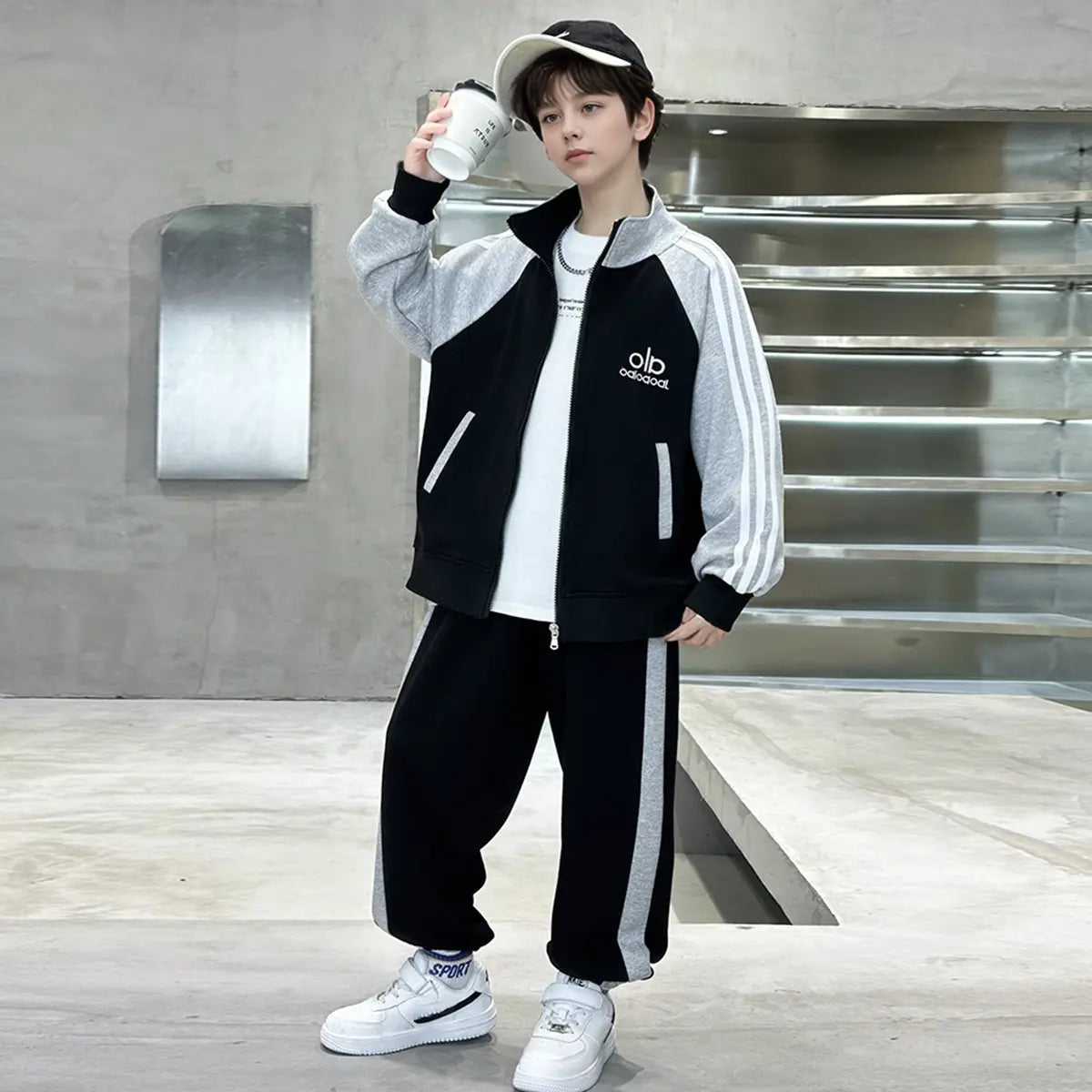 Boys Black Embroidered Sweatshirt With Jogger Sets Sets