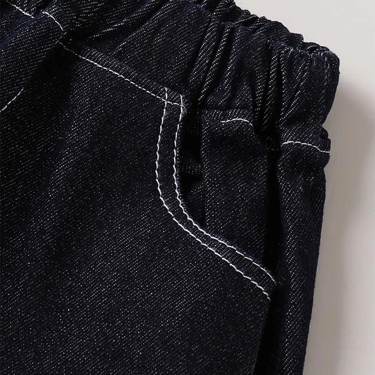 Boys Black Solid Cargo Jeans With Elasticated Waistband Cargo Pants