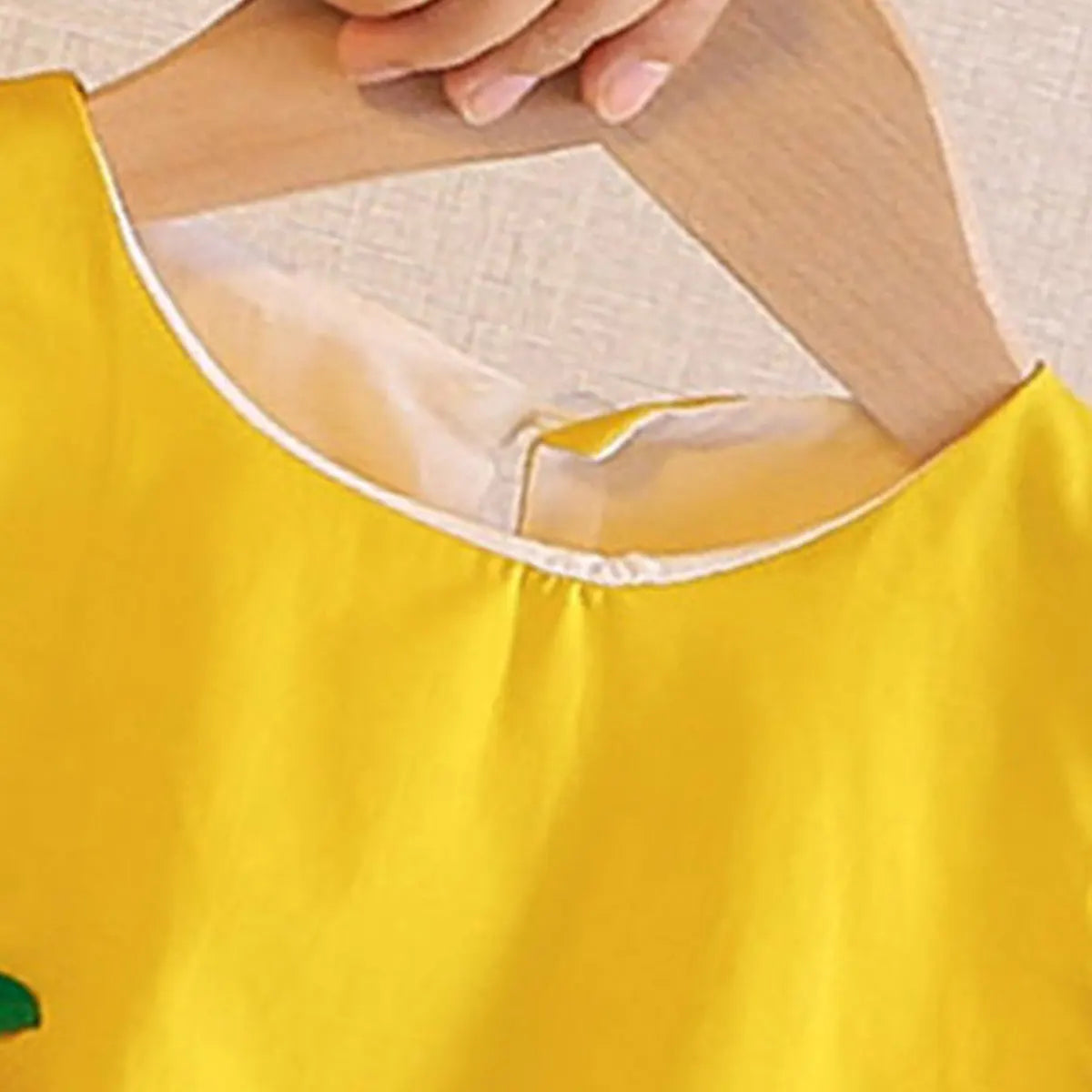 Girls Yellow Cherry Applique Sleeveless Balloon Dress Casual Dresses