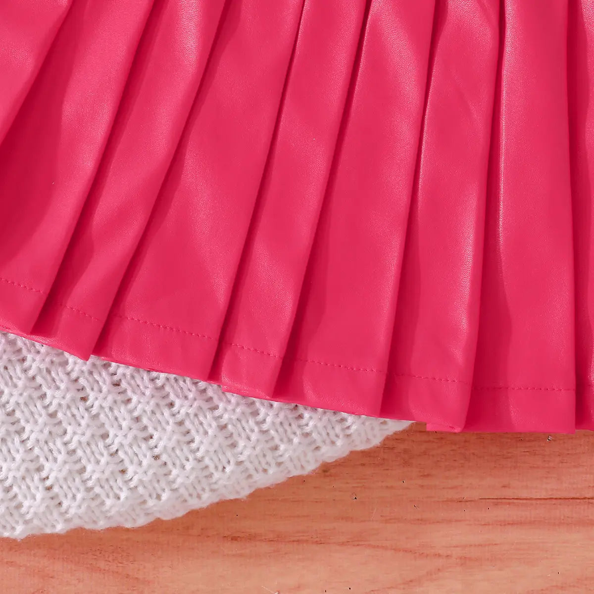 Girls Ruffle Applique Top With Pink Faux Leather Pleated Skirt Sets Sets