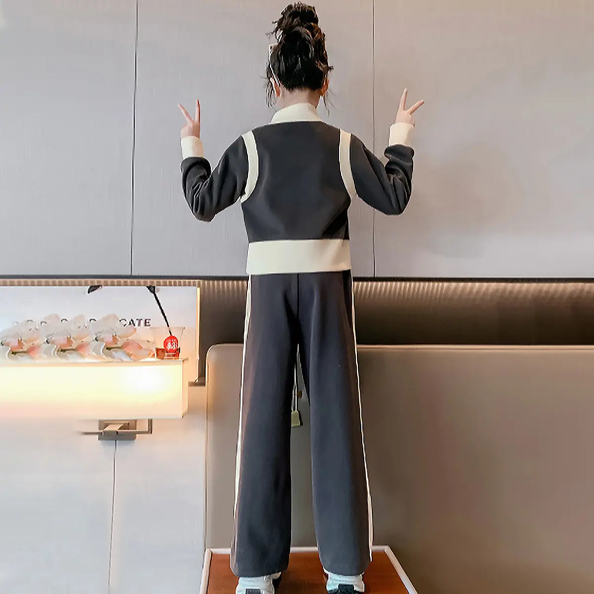 Girls Dark Grey Color-blocked Zipper Jacket With Wide Leg Pants Set Sets