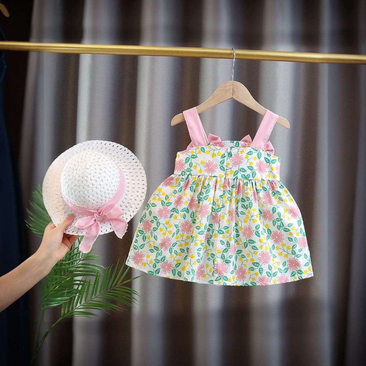 Girls Pink Floral Print Fit & Flare Dress with Hat Casual Dresses