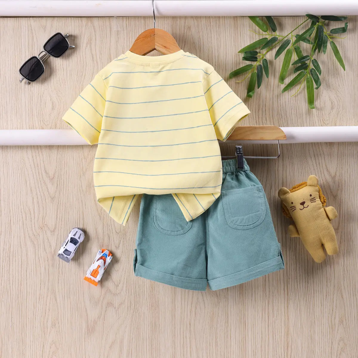 Boys Yellow Stripes Patch Embroidered T-Shirt With Shorts Sets Sets