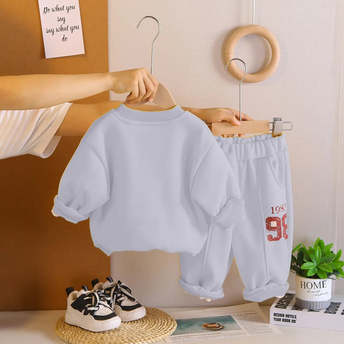 Boys Grey Alphanumeric Printed sweatshirt With Jogger Sets Sets