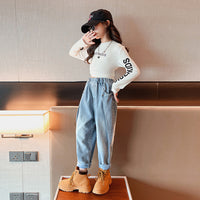 Girls White Printed Long Sleeve Top With Denim Jeans Sets Sets   