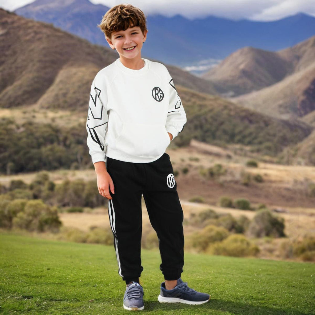 Boys White Printed Sweatshirt With Sweat Pants Set Sets White 9-10 Y 