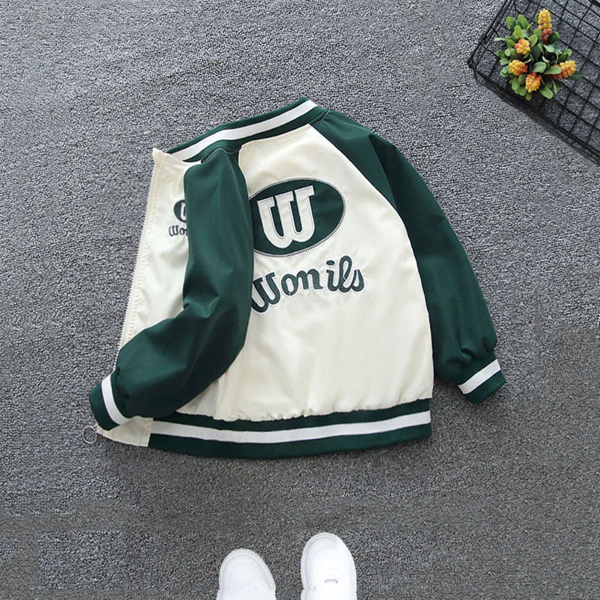 Boys Green Printed Front Open Trendy Jacket With Side Pockets Coats & Jackets   