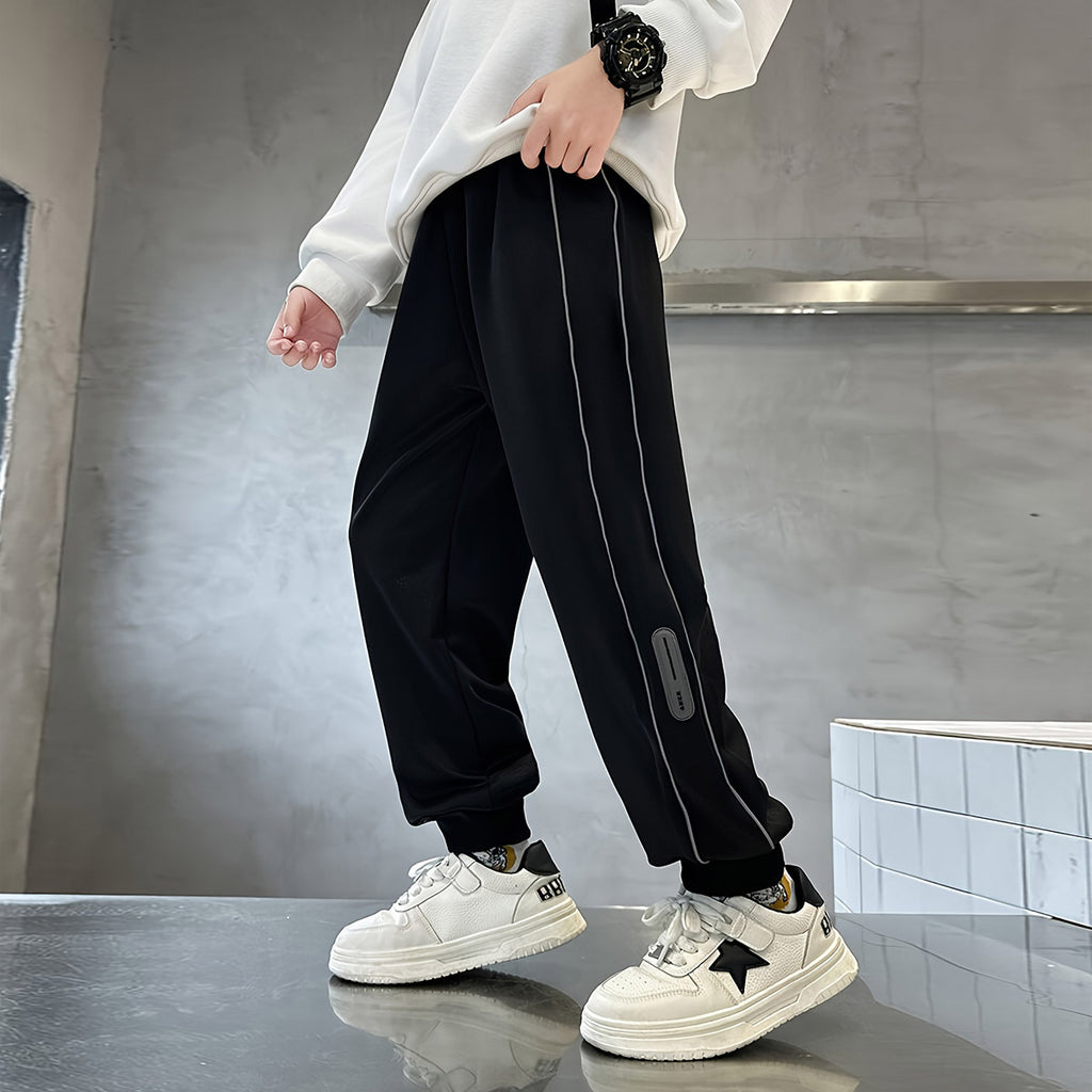Boys Black Solid Elasticated Joggers Trackpants & Joggers