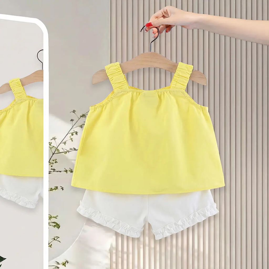 Girls Yellow Flower Applique Top With Shorts Sets Sets