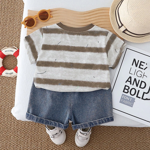 Boys Brown Alphanumeric Print T-Shirt With Denim Shorts Set Sets