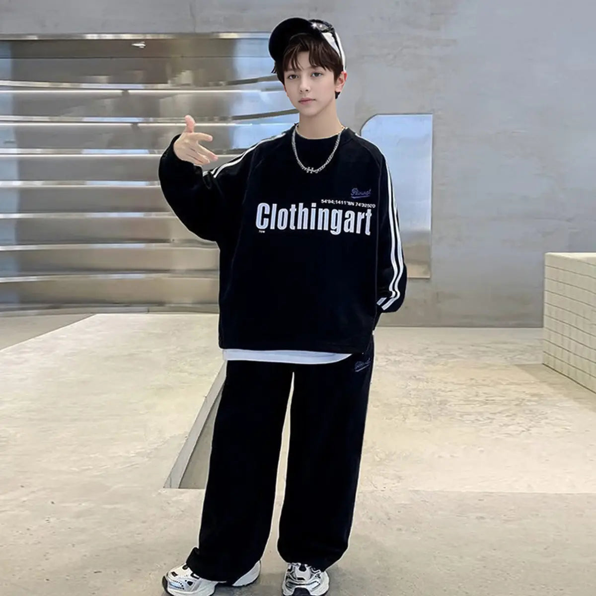 Boys Black Typographic Printed Sweatshirt With Pants Set Sets Black 5-6 Y