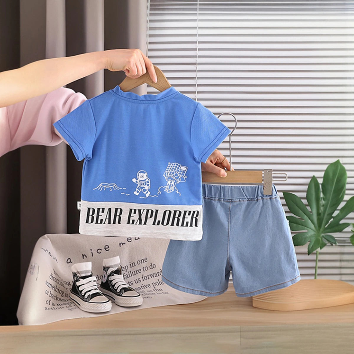 Boys Blue Graphics T-Shirt With Denim Shorts Set Sets