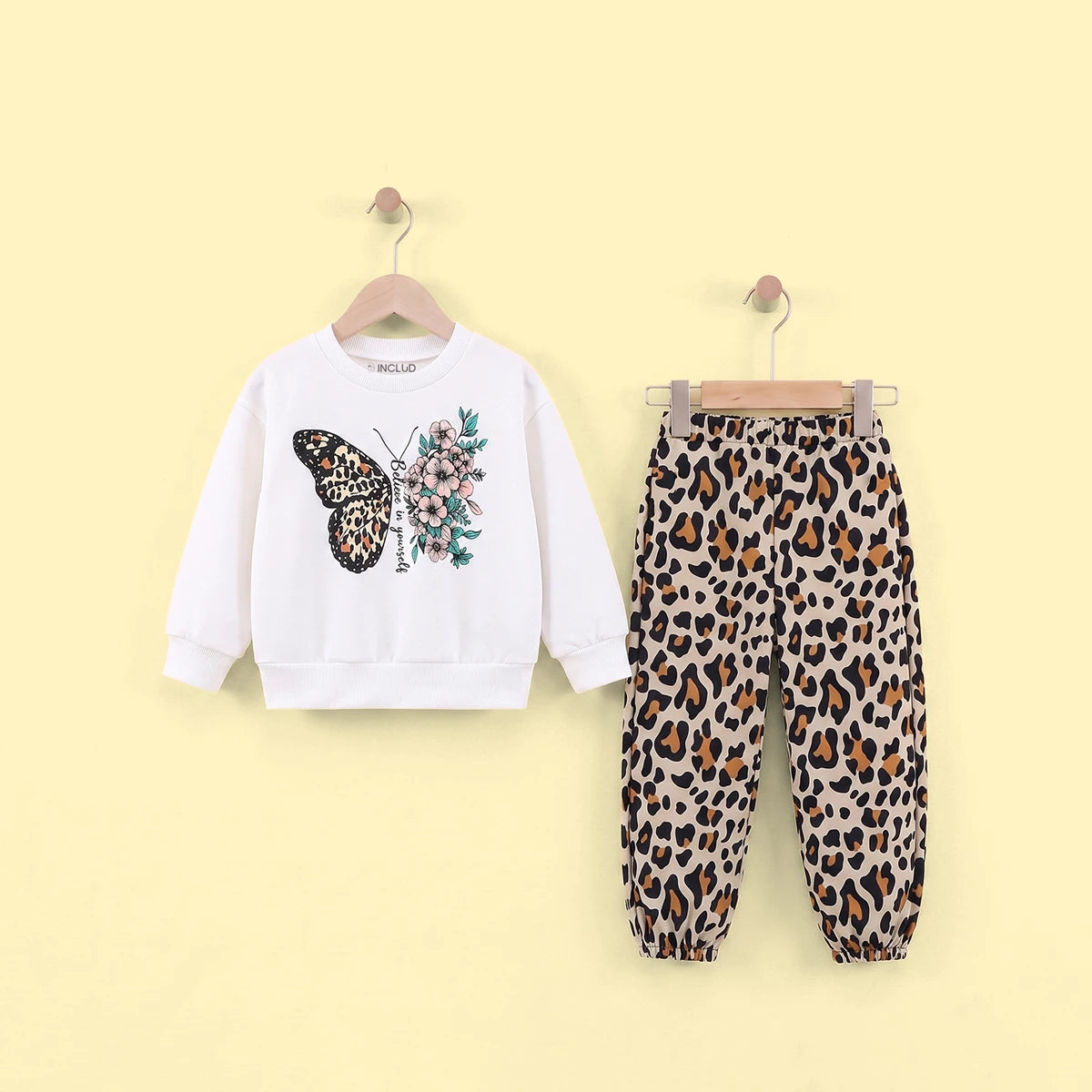 Girls White Floral Long Sleeve Sweatshirt With Pants Sets 2 pc. Sets White 3-4 Y