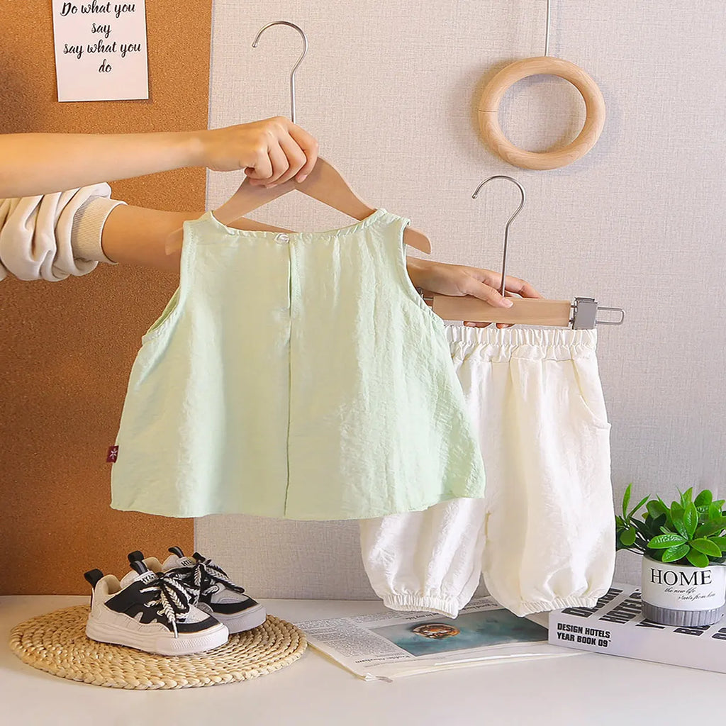 Girls Light Green Sleeveless Top With Pants Sets Sets