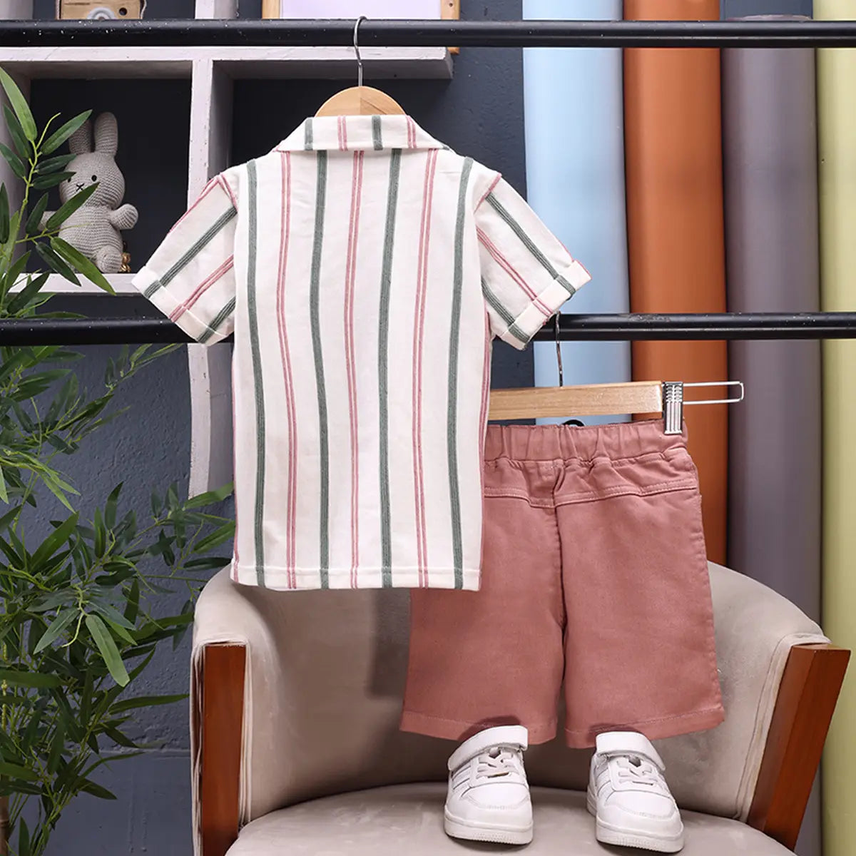 Boys Pink Striped Short Sleeves Shirt With Graphic T-Shirt And Shorts Sets Sets