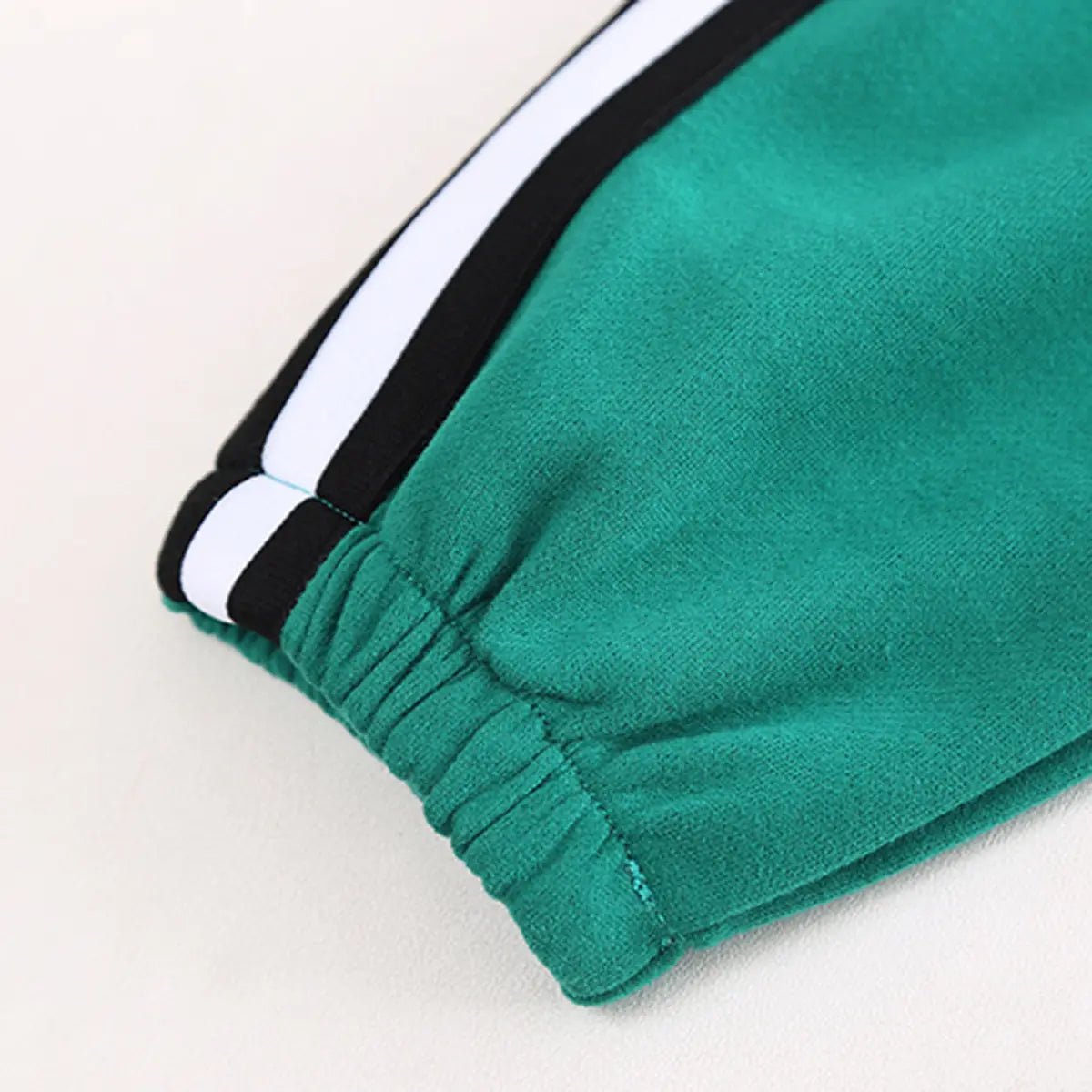 Boys Green Typographic Printed Zipper Jacket With Jogger Co-ord Sets Sets