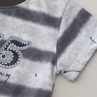 Boys Grey Alphanumeric Print T-Shirt With Denim Shorts Set Sets