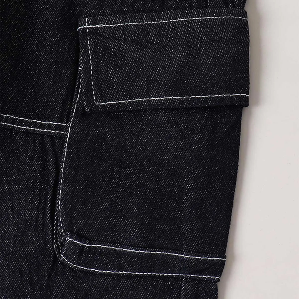 Boys Black Solid Cargo Jeans With Elasticated Waistband Cargo Pants