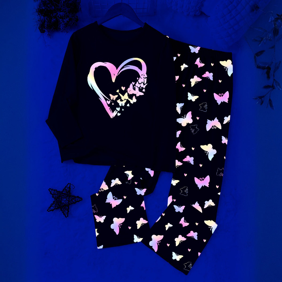 Girls Black Heart Printed Glow in the Dark T-Shirt & Pajama Winter Set 2 pc. Sets Black 7-8 Y