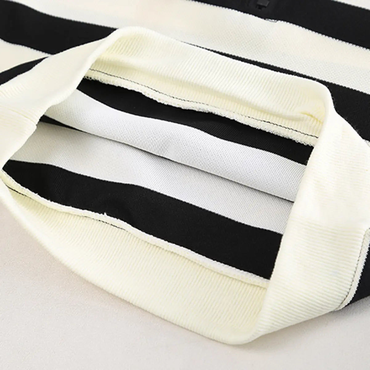 Boys Black Stripes Hal Zipper Sweatshirt With Jogger Sets Sets