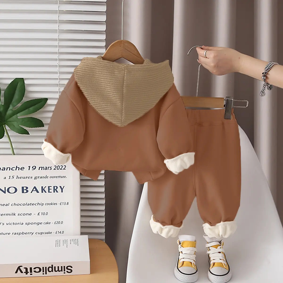 Boys Brown Typographic Printed Hoodie With Jogger Sets Sets