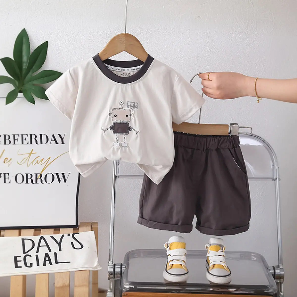 Boys Dark Grey Robot Embroidered T-Shirt With Shorts Sets Sets Dark Grey 1-2 Y
