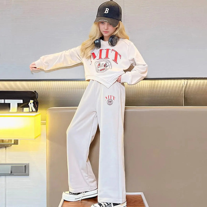 Girls Off White Typographic Printed Sweatshirt With Asymmetrical Hemline & Pant Sets Sets