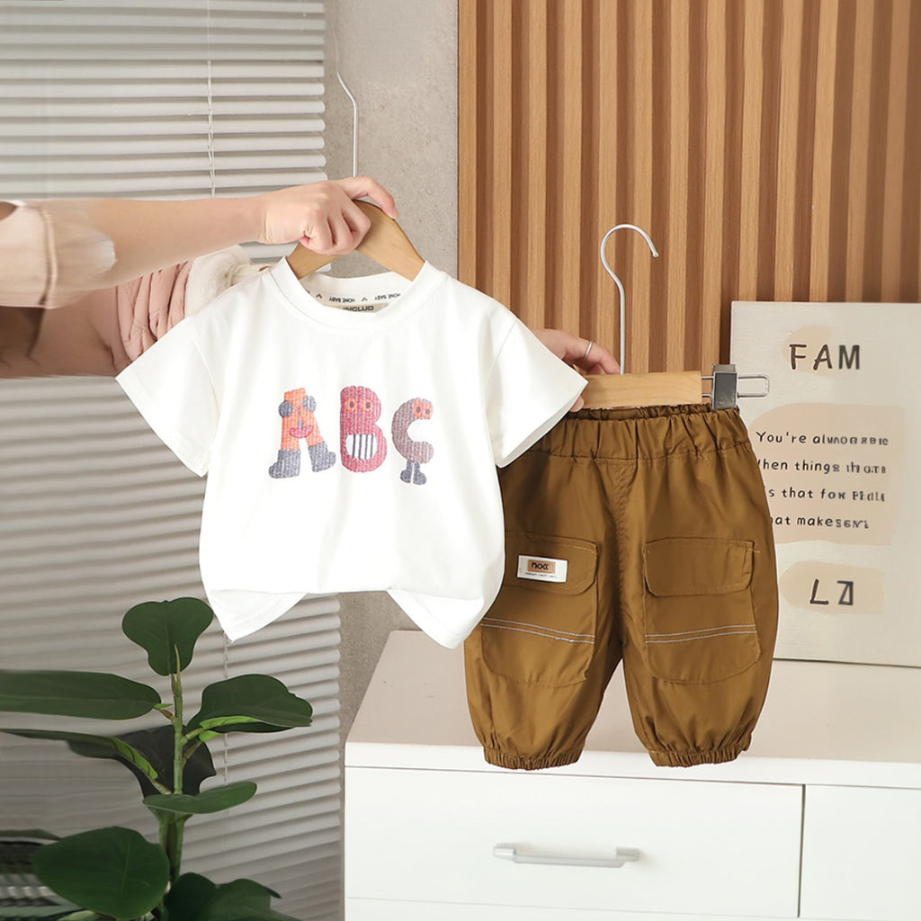 Boys White Printed T-shirt with Brown Trousers Set Sets White 1-2 Y