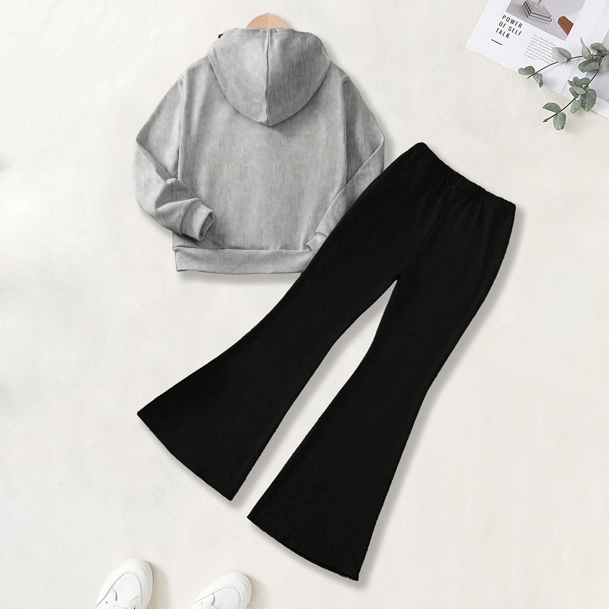 Girls Grey Alphanumeric Printed Hooded Sweatshirt With Pants sets 2 pc. Sets