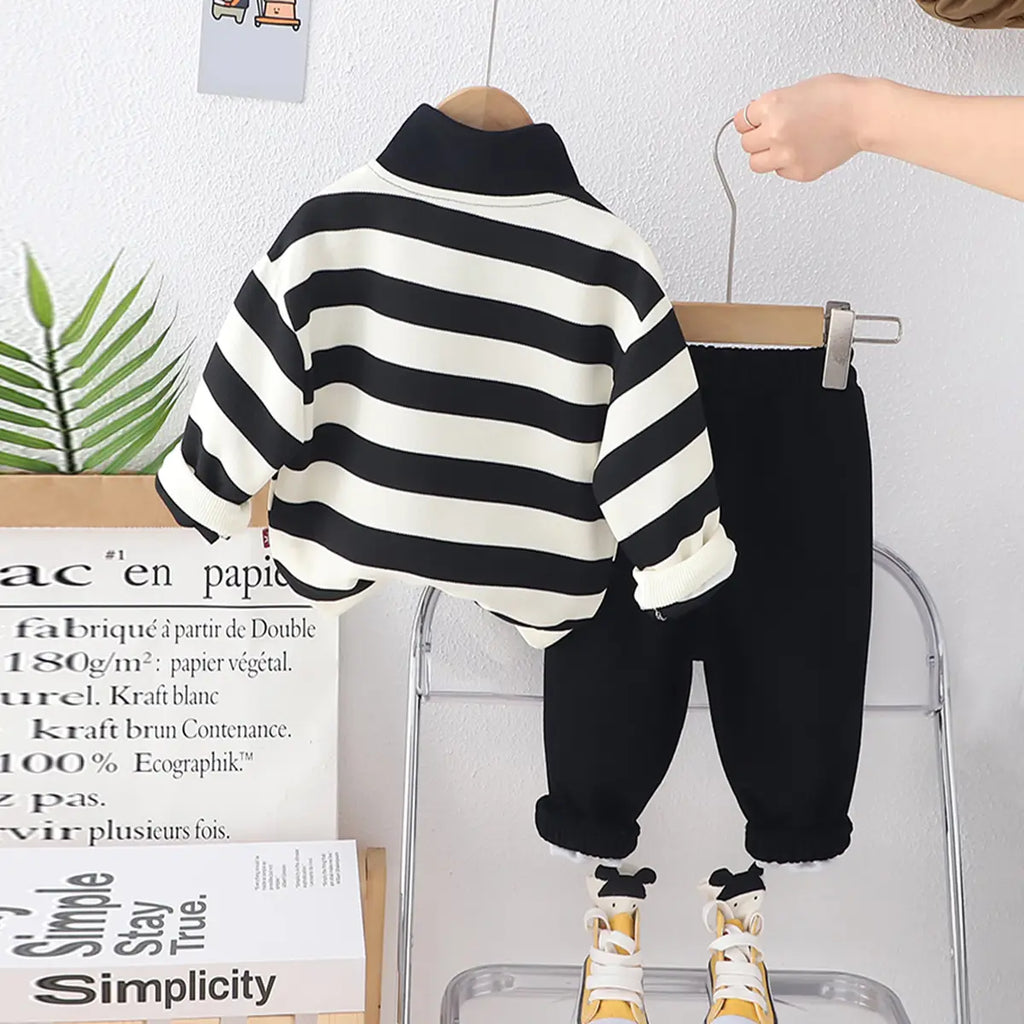 Boys Black Stripes Hal Zipper Sweatshirt With Jogger Sets Sets