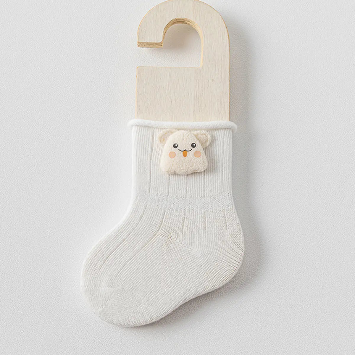 Pack of 4 White Animal Applique Ankle Length Socks Socks