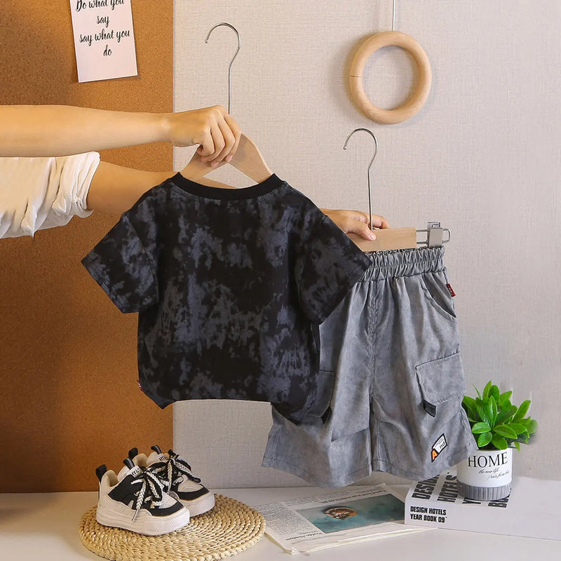 Boys Black Graphics & Tie-dye Printed T-Shirt With Cargo Shorts Sets Sets