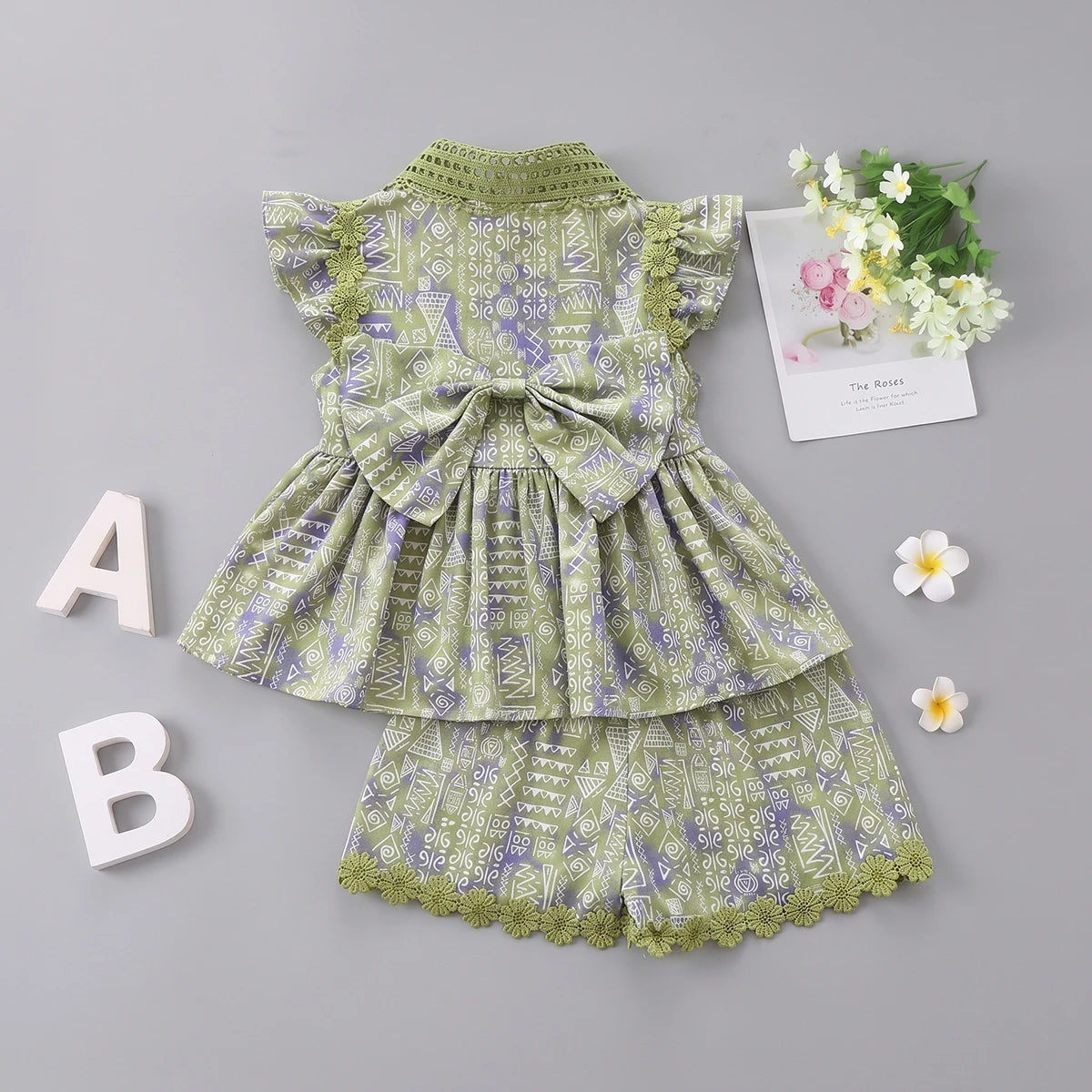 Girls Green Geometric Print Flutter Sleeve Top With Shorts Sets 2 pc. Sets
